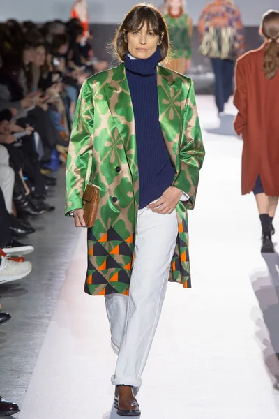 Look 12